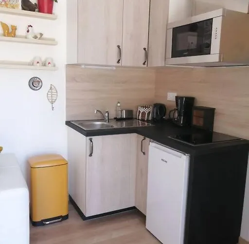 Les Petites Poules Casa de Férias Saint-Lyphard